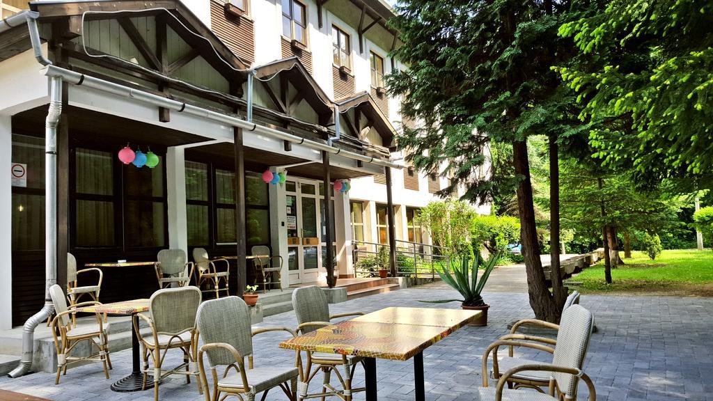 Salgo Hotel Salgótarján Buitenkant foto