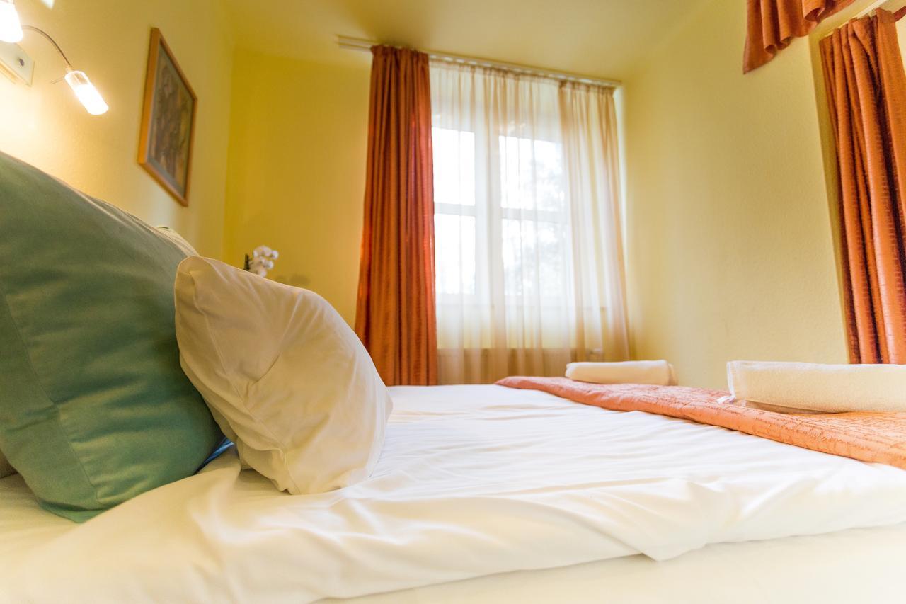 Salgo Hotel Salgótarján Buitenkant foto