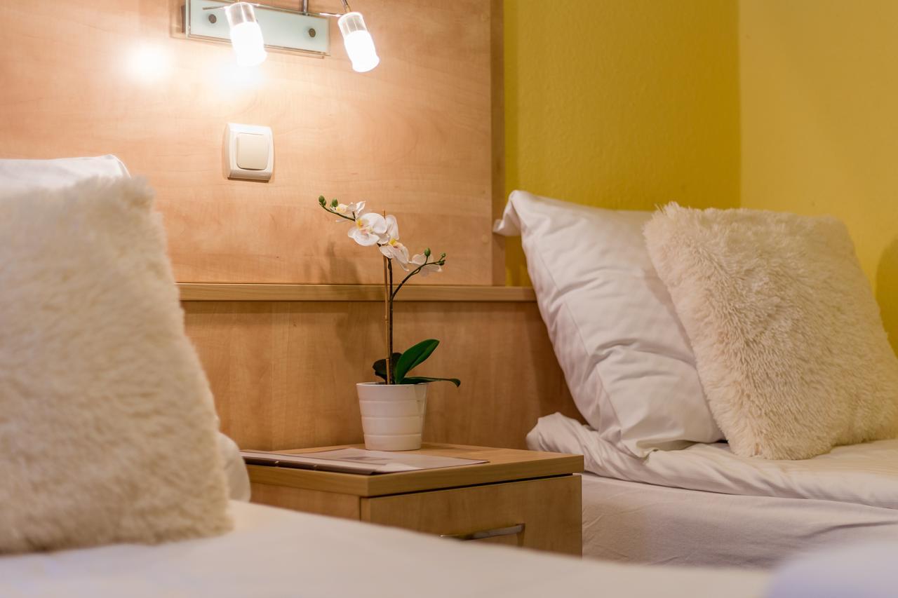 Salgo Hotel Salgótarján Buitenkant foto