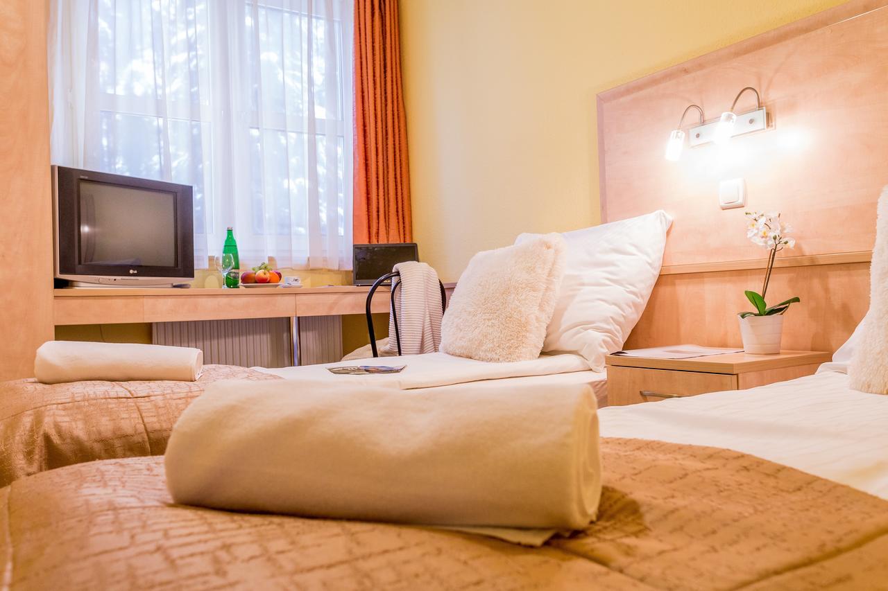Salgo Hotel Salgótarján Buitenkant foto