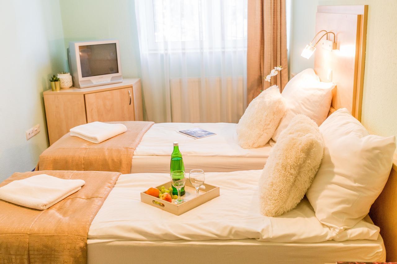 Salgo Hotel Salgótarján Buitenkant foto