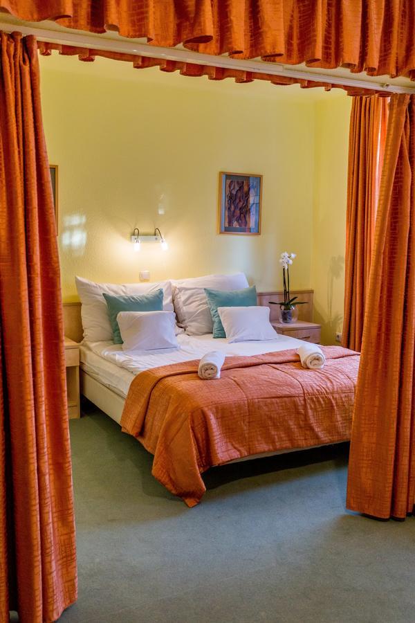 Salgo Hotel Salgótarján Buitenkant foto